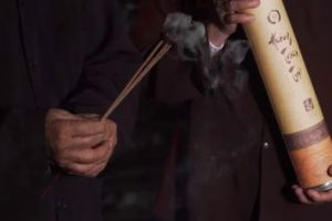 Hương nhang ấm áp, gắn kết yêu thương
